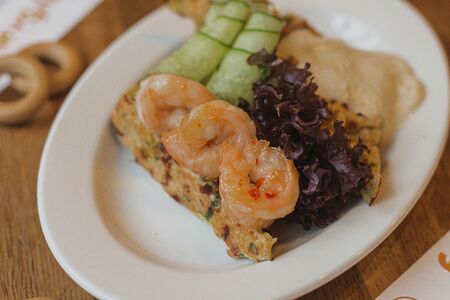 Картофельная вафля с креветкой