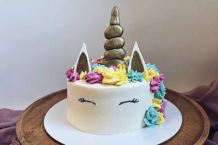 Детский торт №2 с объемным единорогом Ваниль-клубника