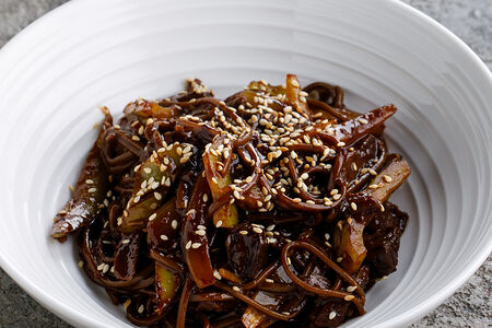 Гречневая лапша с говядиной