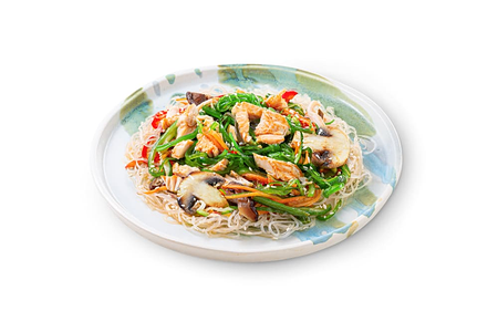 Салат с фунчозой и курицей