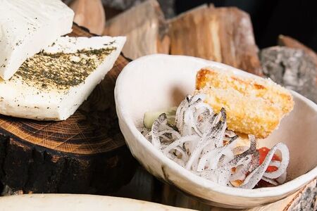 Сыр халуми, жаренный во фритюре