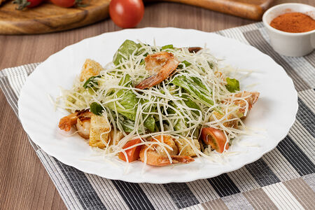 Салат Цезарь с креветками