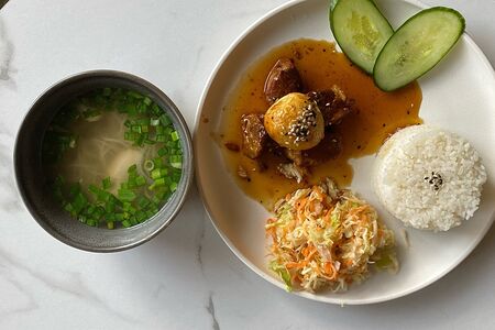 Ком Тхит Хо Тау