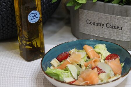 Цезарь с семгой