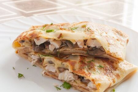 Блин Жюльен с курицей и языком