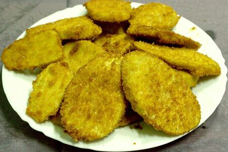 Баклажан в сухарях 600