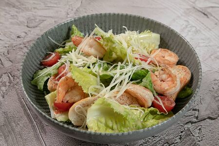 Кэрол и Сьюзан с креветками