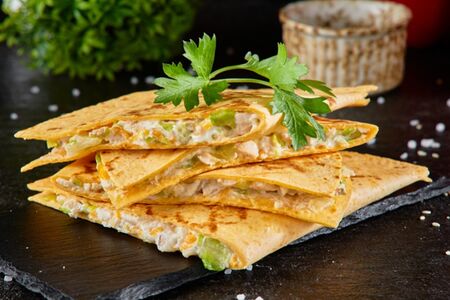 Кесадилья с курицей