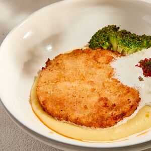 Большая Крабовая котлета с кокосовым пюре