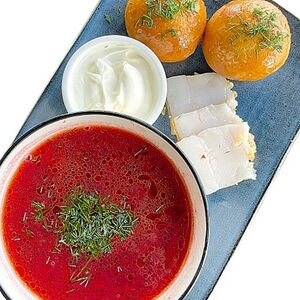 Борщ с пампушками и салом