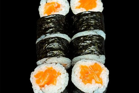 Мини-ролл с лососем