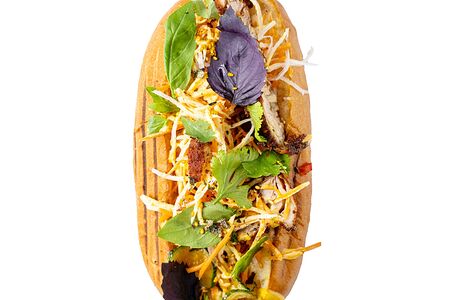 Бан ми с хрустящим цыпленком