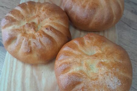 Пирожок с рисом и мясом