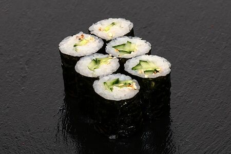 Маки с огурцом