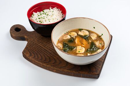 Мисо-суп с лососем и рисом