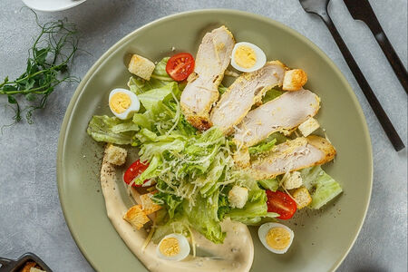 Цезарь с курицей
