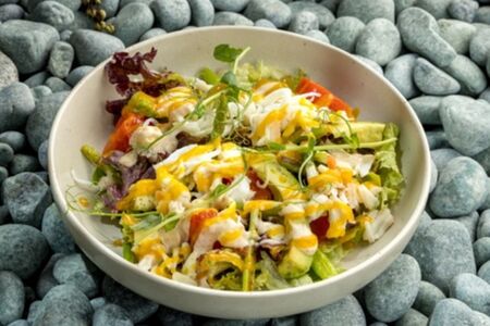 Теплый салат с крабом