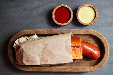 Хот-дог Французский с сырной сосиской