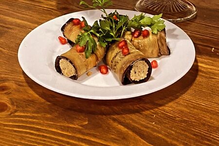 Рулетики из баклажанов