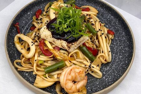 Лапша с морепродуктами 