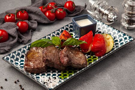 Медальоны с овощами гриль