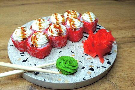 Запеченная Калифорния с лососем