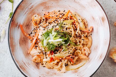 Удон с морепродуктами сливочно-острый