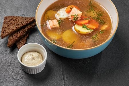 Уха из трески и лосося