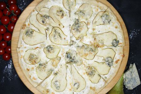 Груша-горгонзола