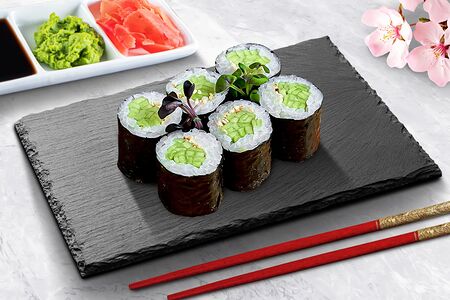 Классический ролл с огурцом 