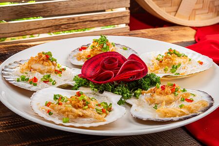 Морской гребешок в чесночном соусе