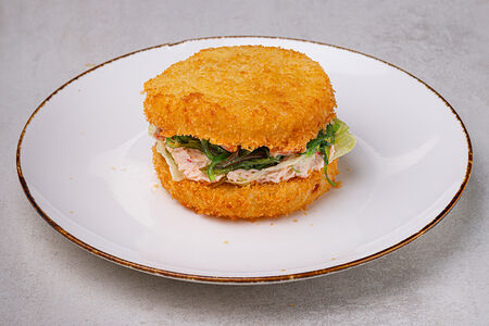 Рисовый бургер с лососем