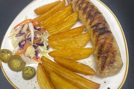 Колбаска гриль с картофелем айдахо