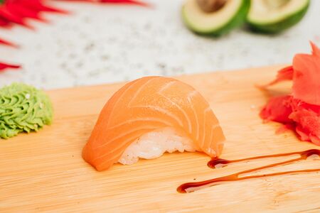Суши Лосось