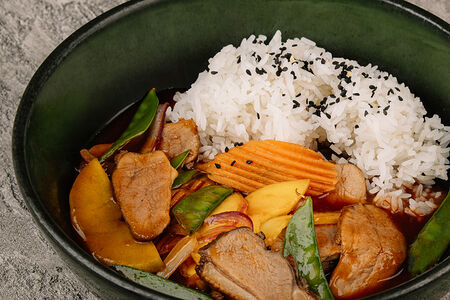 Утка в кисло-сладком имбирном соусе