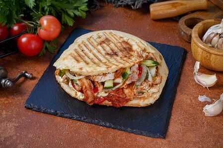 Шаурма в лепешке