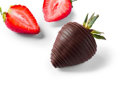 Клубника в темном шоколаде 