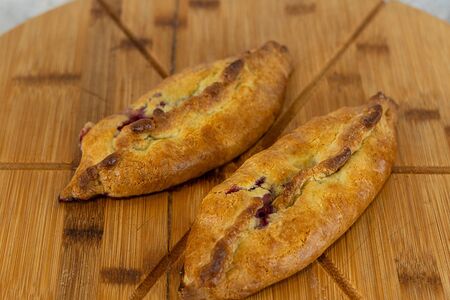 Сочник с вишней 