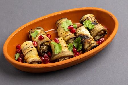 Рулетики из баклажан