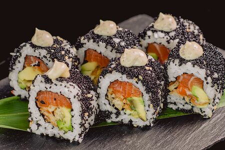 Ролл Калифорния с лососем