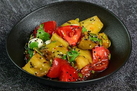 Салат с баклажанами в соусе чили