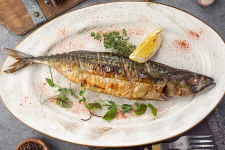 Скумбрия гриль с лимоном