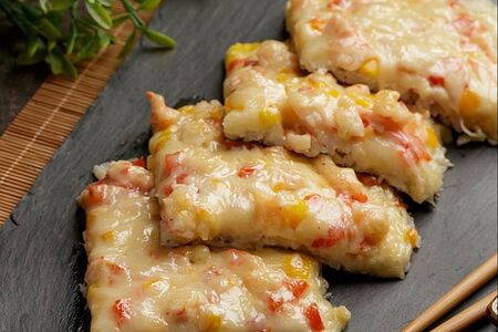 Японская пицца с креветкой