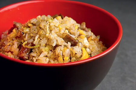 Жареный рис со свининой