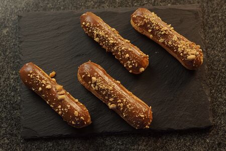 Эклер Карамель