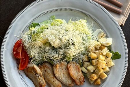 Цезарь с курицей