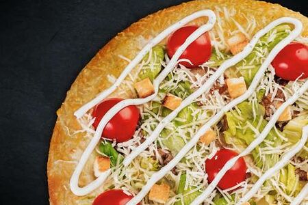 Цезарь 25 см (толстое с сыром)