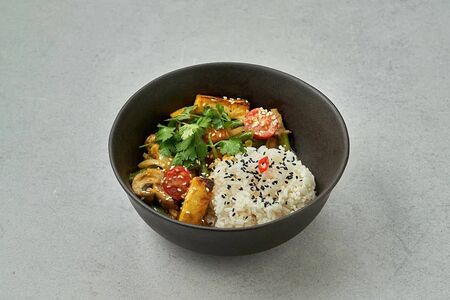 Вок Желтый карри с тофу