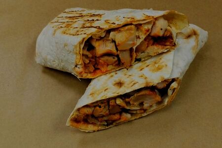 Шашлык в лаваше куриный