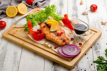 Семга на углях